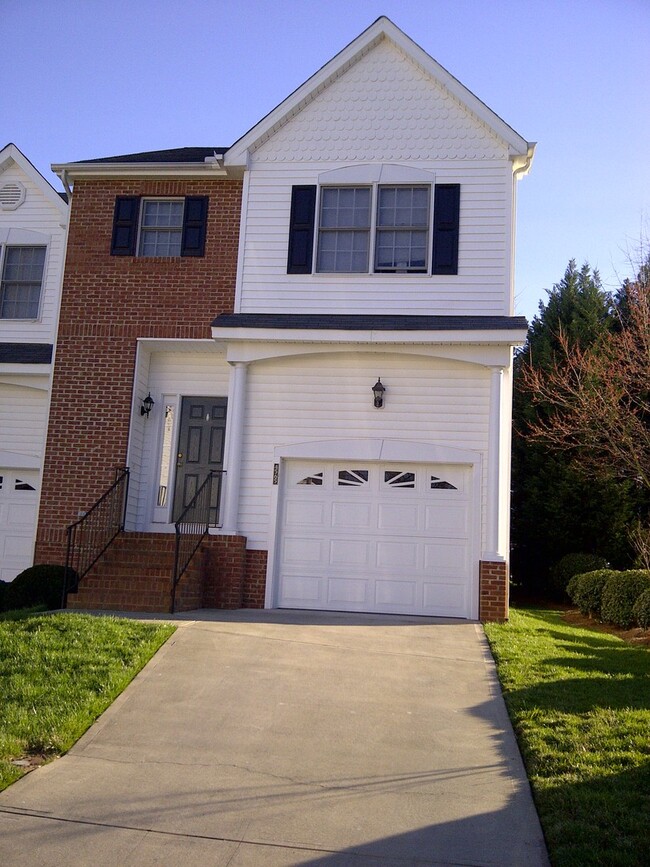Building Photo - 4565 Treerose Way Rental