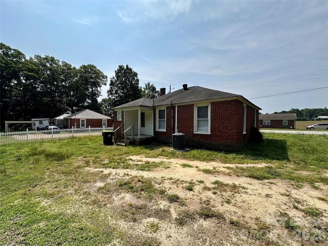 Photo - 1740 Patterson St