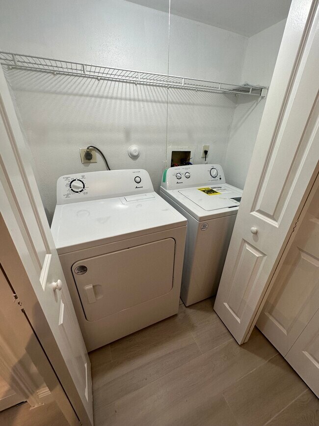 Photo - 2341 NW 33rd St Unidad 406