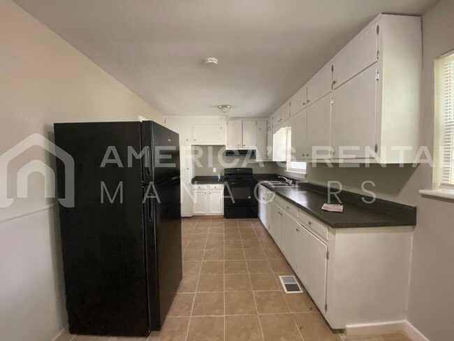 Photo - 828 Vanderbilt St