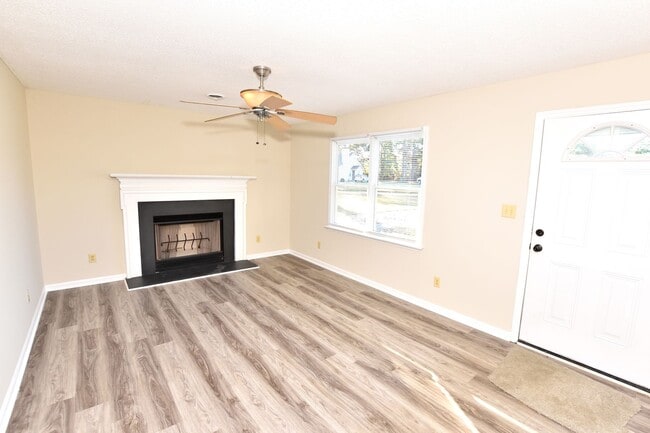 728 Salisbury Dr