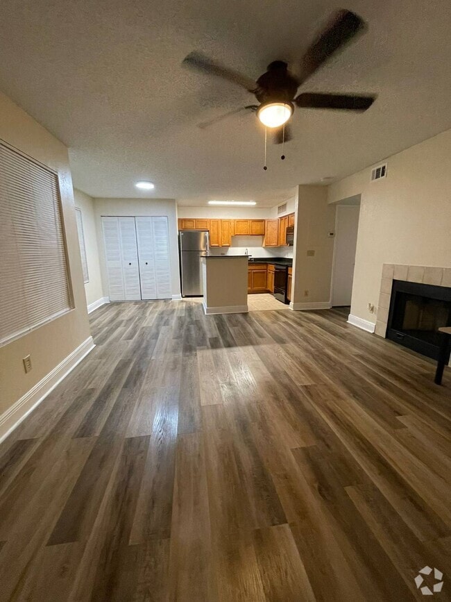 Building Photo - 420 Forestway Cir Unit 105 Rental