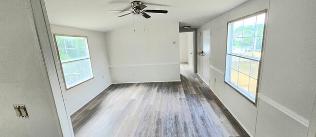 Photo - 968 Cy Cir