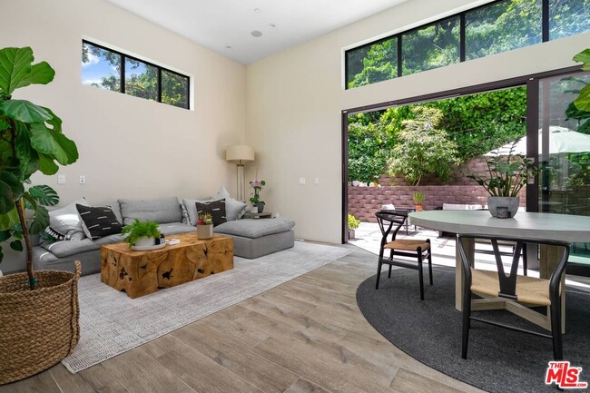 Photo - 939 N Beverly Glen Blvd
