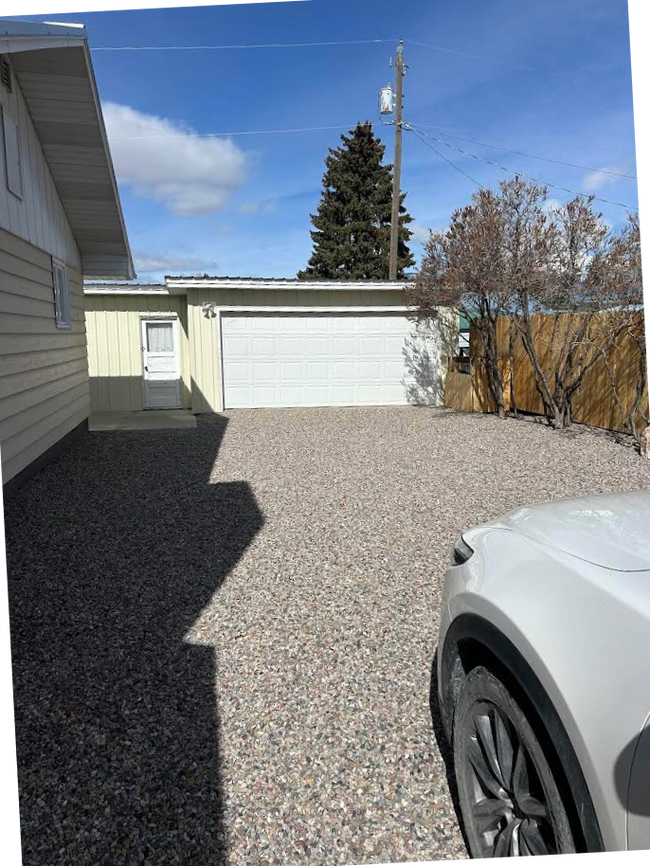 Photo - 405 Poppleton St