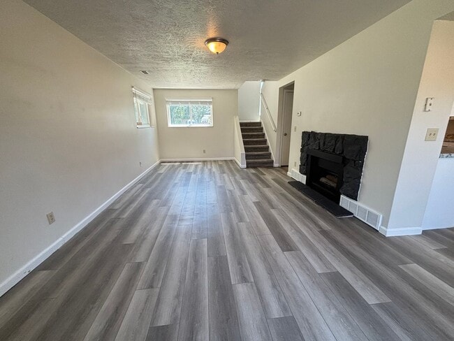 Photo - 1815-1817 E Vine St Unidad 1817