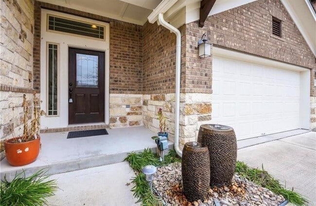 Photo - 213 Simmons Dr