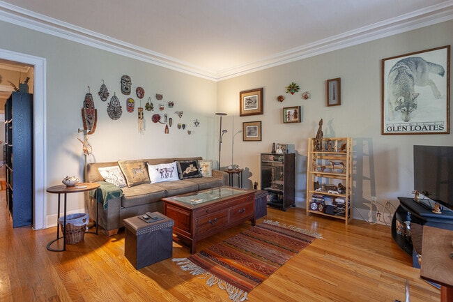 1451 W Berwyn Ave