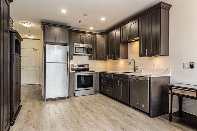 Photo - 427 9th Ave Unit Diamond Terrace 1307