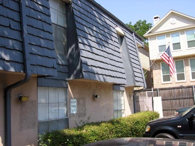 Photo - Bowser Apartments