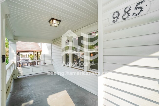 Photo - 985 Delia Ave