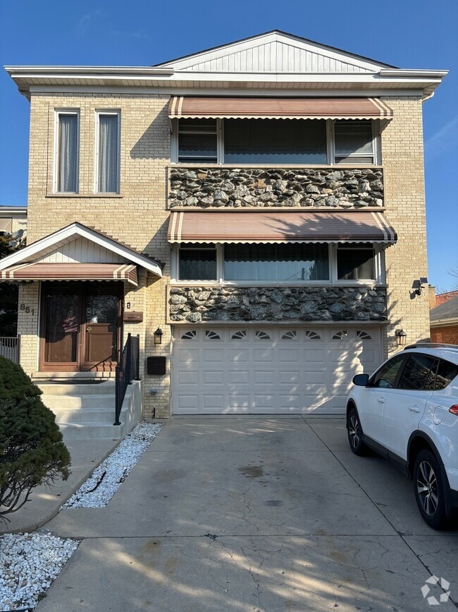 Building Photo - 851 N Northwest Hwy Unit 2 Rental