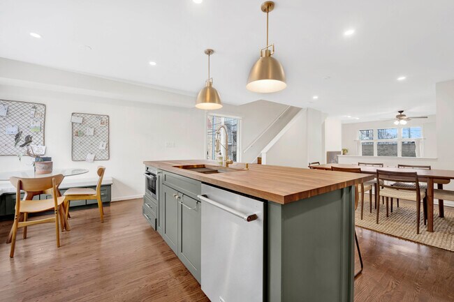 Photo - 1646 W Julian St