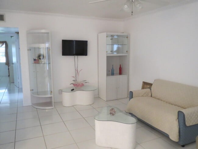 Photo - 184 Coventry H