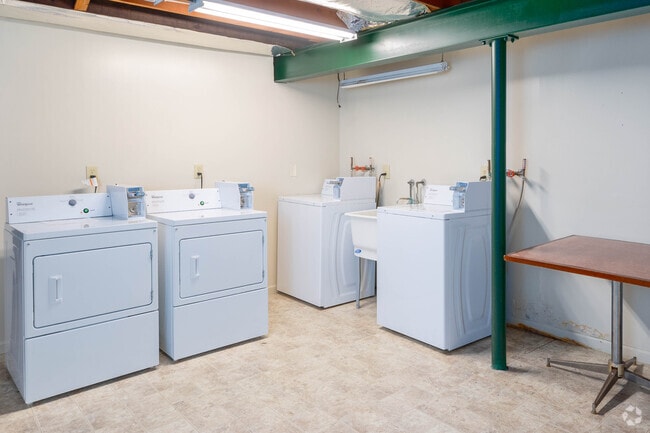 Laundry Area - Evergreen Terrace Apartments