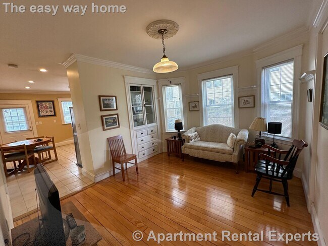 Photo - 32 Walnut St