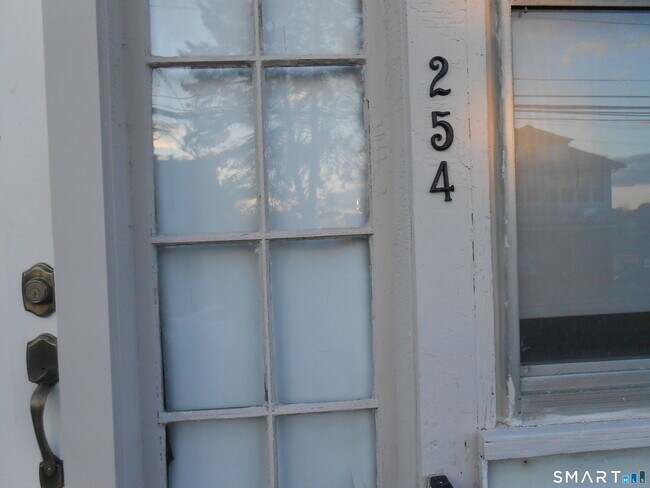 Photo - 254 Wayne St