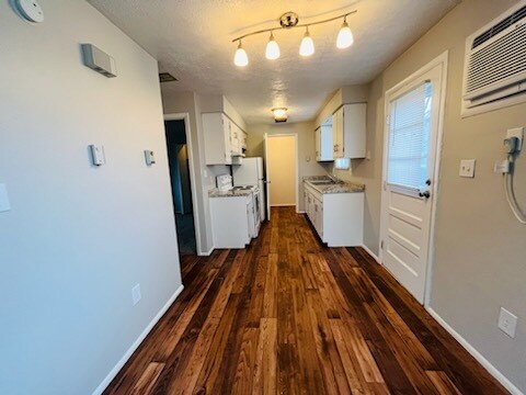 Broadmoor Apartments