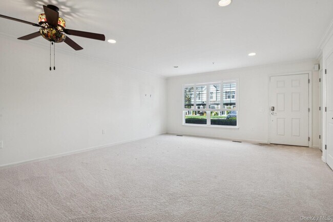 Photo - 37 Weatherby Ln