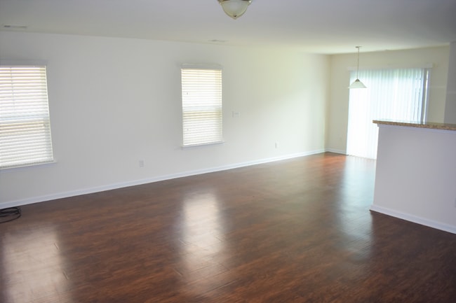 Photo - 10 Millie Ln