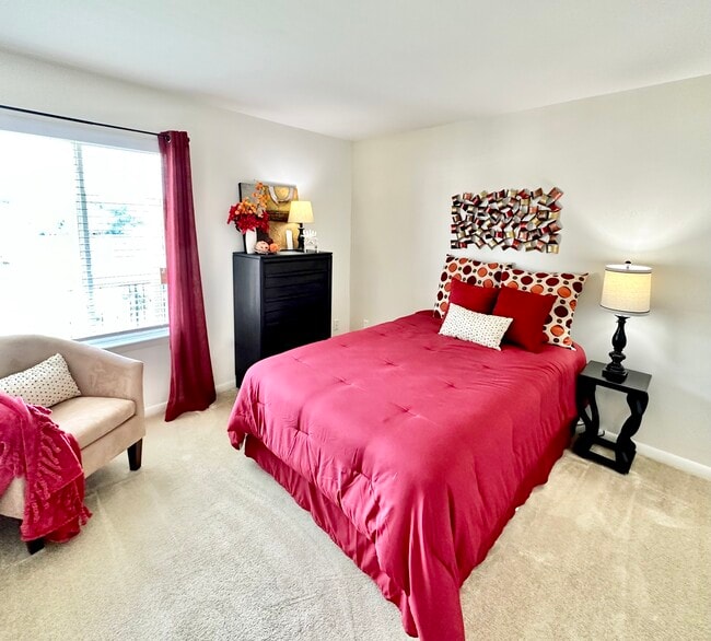 Windsor Lake Apartments