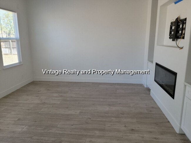 Photo - 1052 Foxfire Dr
