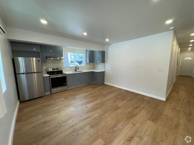 Building Photo - 553 N Flores St Rental