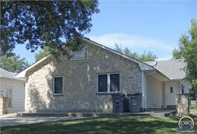 Building Photo - 1015 Sylvan St Rental