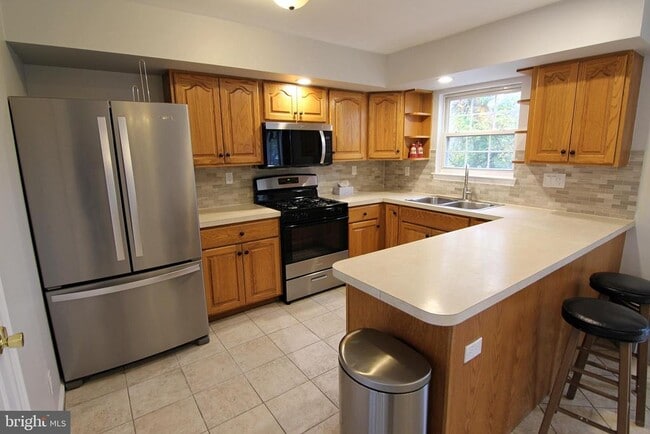 Photo - 7923 Ridge Ave