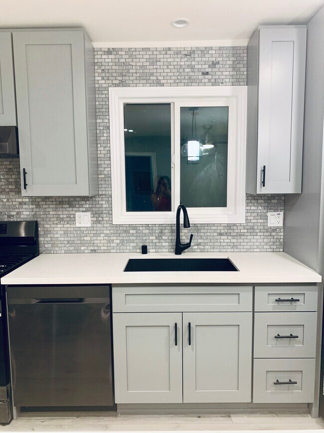 Photo - 12104 Oxford Ave