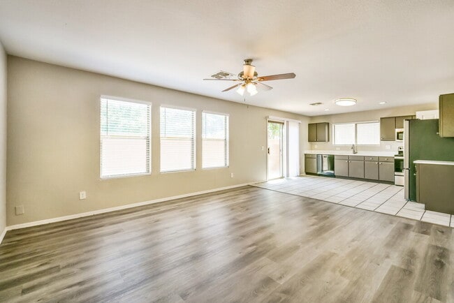 Photo - 2236 E Spruce Dr