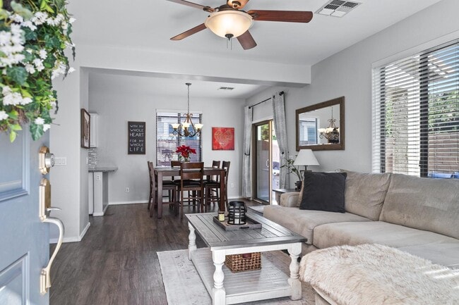 Photo - 3846 E Palmer St