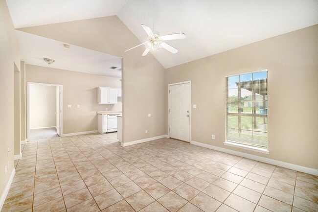 Photo - Beautifully Crafted 3 bed 2 bath duplex lo...