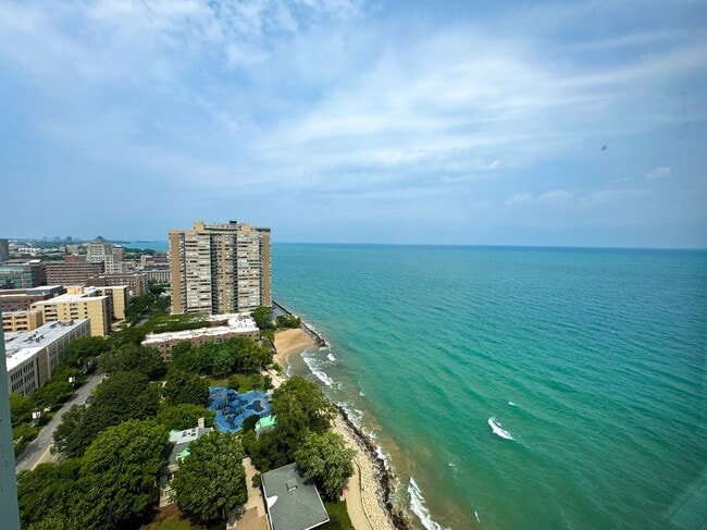 Photo - 6171 N Sheridan Rd