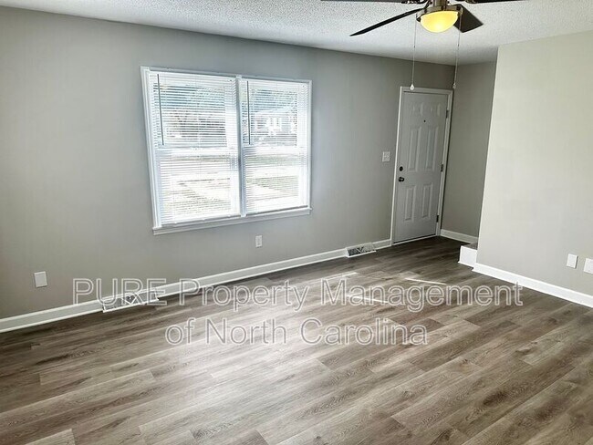 Photo - 916 W 5th Ave