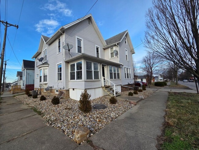 Building Photo - 202 East Walnut, Ashland Unit 200 East Walnut