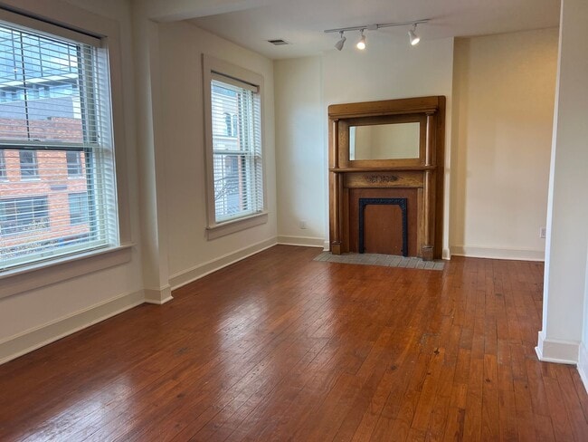 Building Photo - 692 N High St