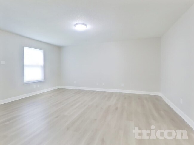 Photo - 2832 Redland Ln