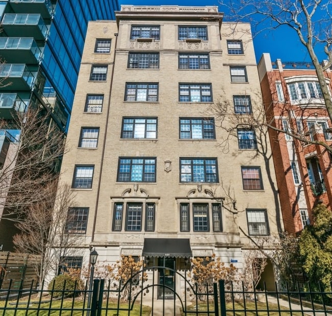 Vista exterior - 444 W Belmont Ave Unidad 4A