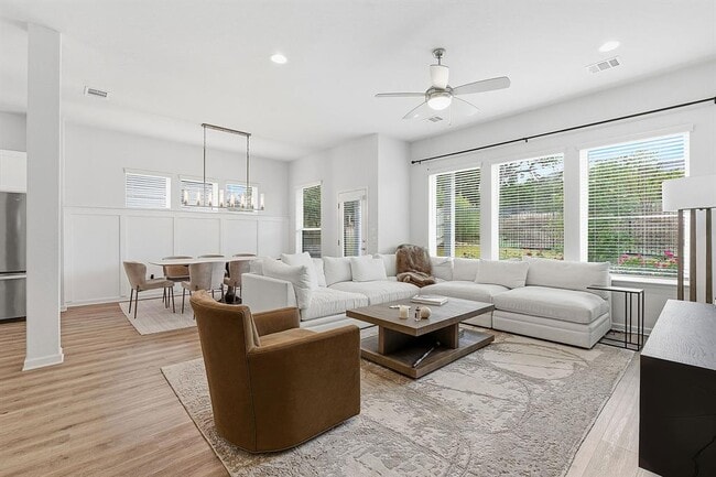 Photo - 823 Hazy Hills Loop