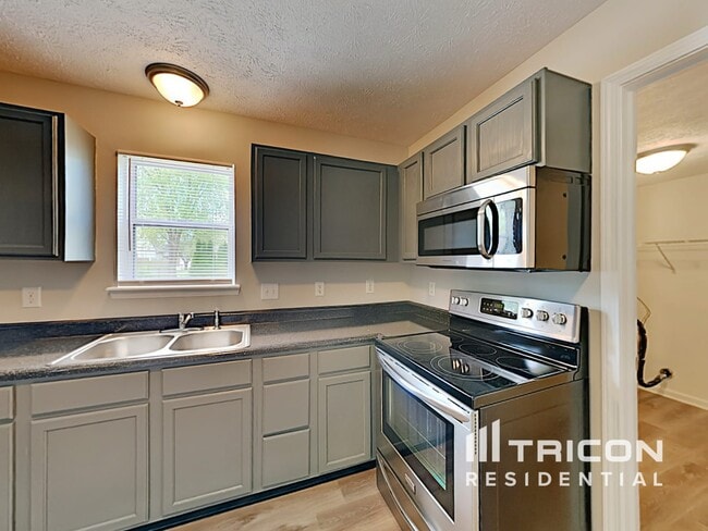 Photo - 4066 Knollwood Ave