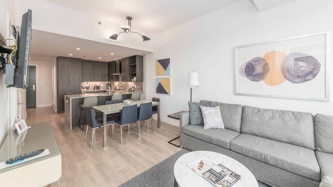 Photo - 749 N Hudson Ave