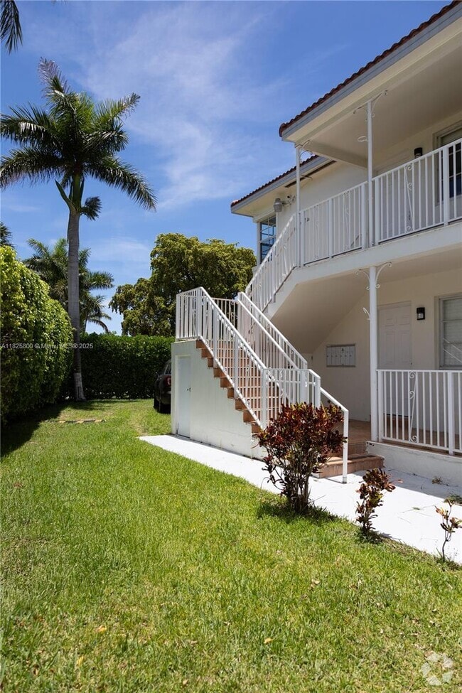 Building Photo - 2200 Calais Dr Unit 4 Rental