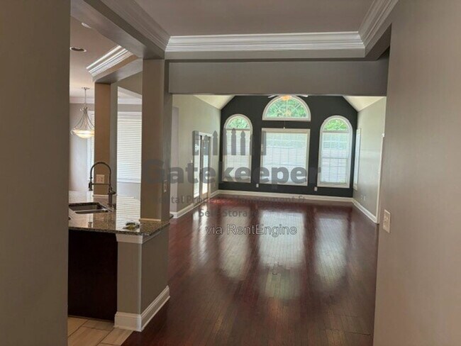 Photo - 208 Lenox Dr