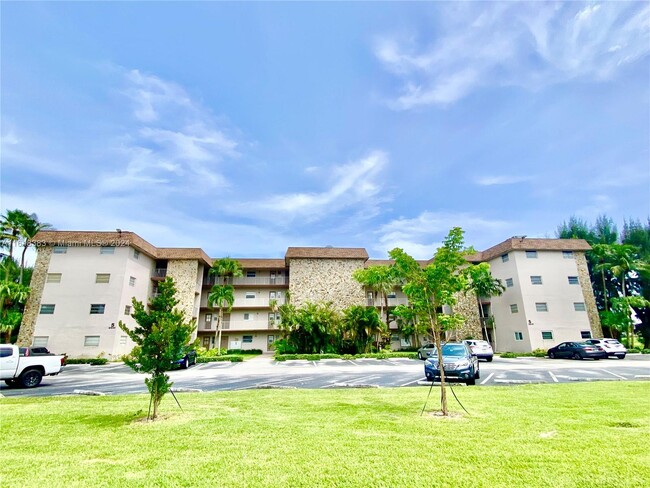 Photo - 2500 SW 81st Ave Condominio Unidad 402