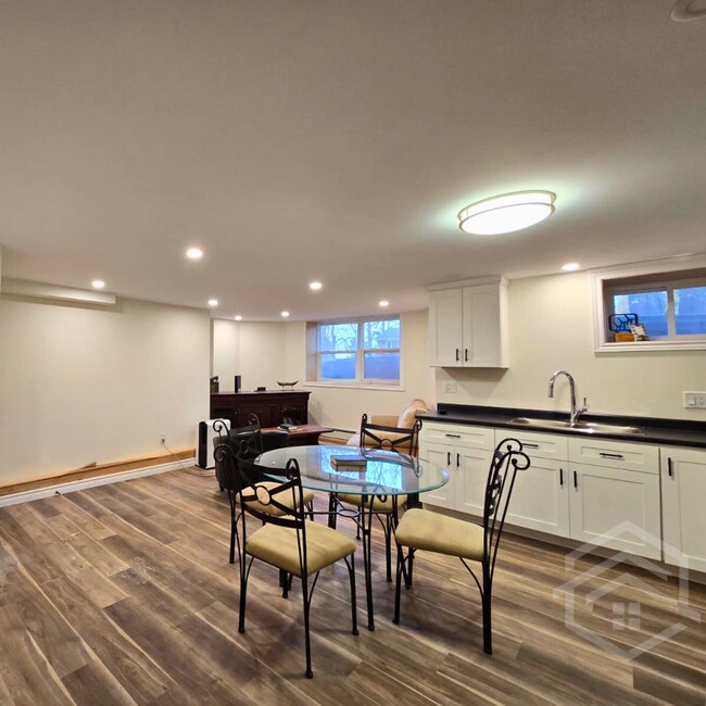 Photo - Fresh 1-Bedroom Apartment in Norwich!! Unit F