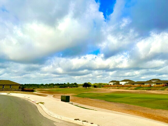 Photo - 425 Middle Green Loop