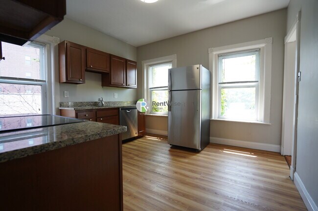 Photo - 900 Massachusetts Ave Unit 6