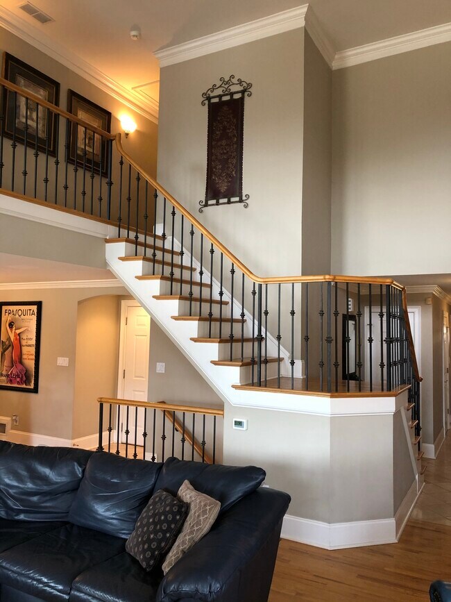 Photo - 29 Basswood Cir NE