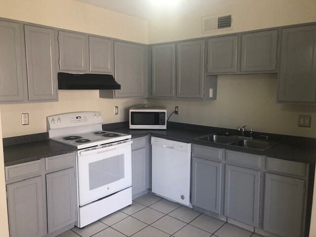 Photo - Great 3 bedroom 1.75 bath townhouse